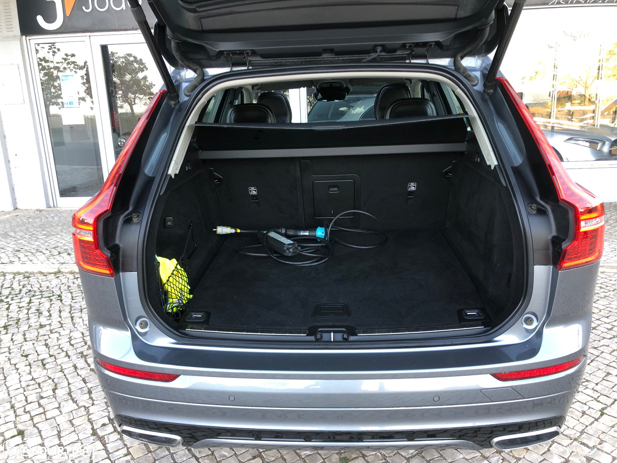 Volvo XC 60 2.0 T6 PHEV R-Design Expression AWD - 20