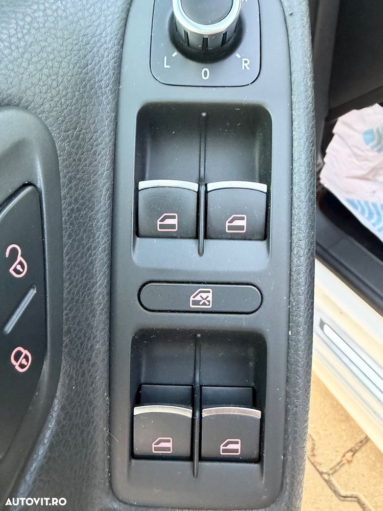 Volkswagen Golf 2.0 TDI DPF Sportline - 14