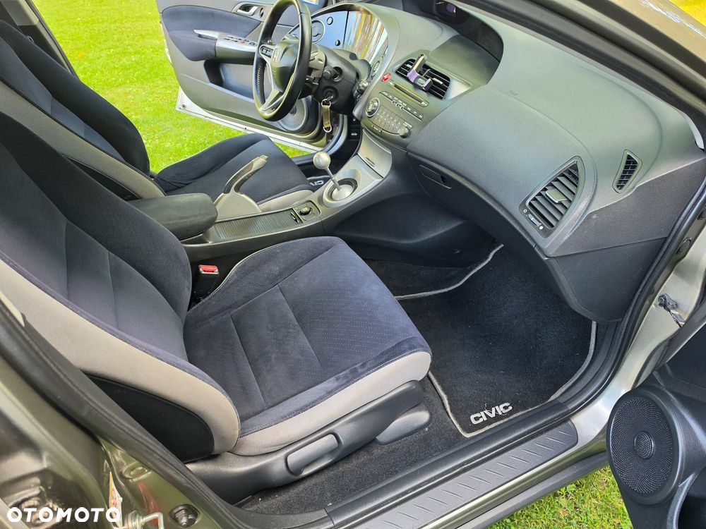 Honda Civic 1.8i-VTEC Sport - 18
