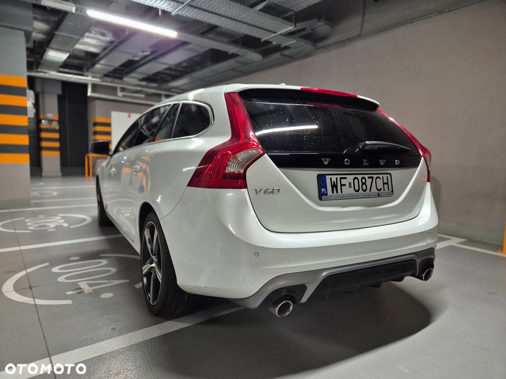 Volvo V60 D4 Drive-E R-Design Momentum - 5