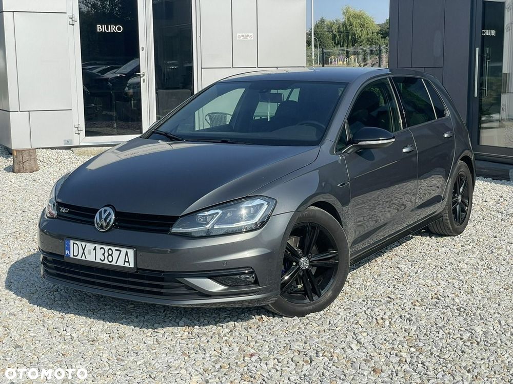 Volkswagen Golf 1.5 eTSI OPF DSG R-Line - 1