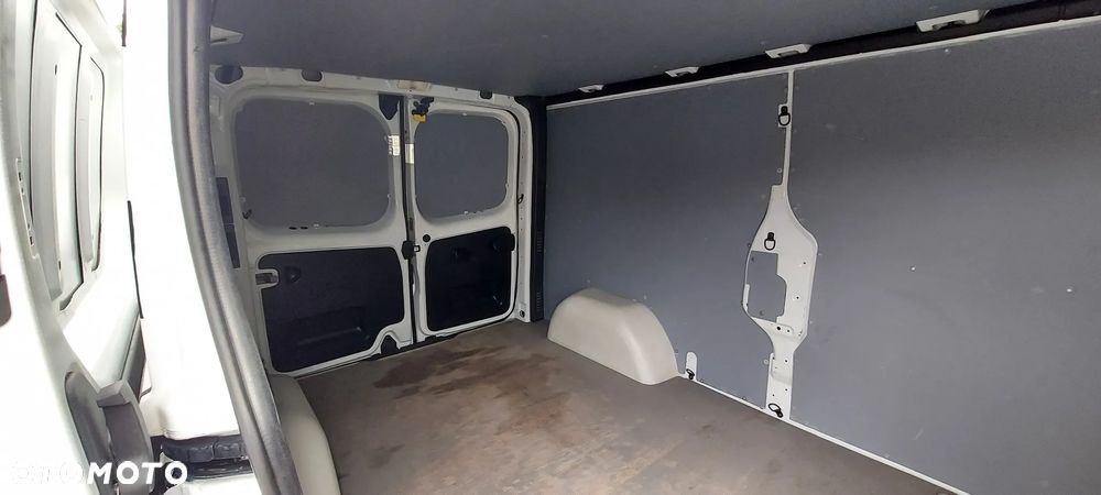 Opel VIVARO - 18
