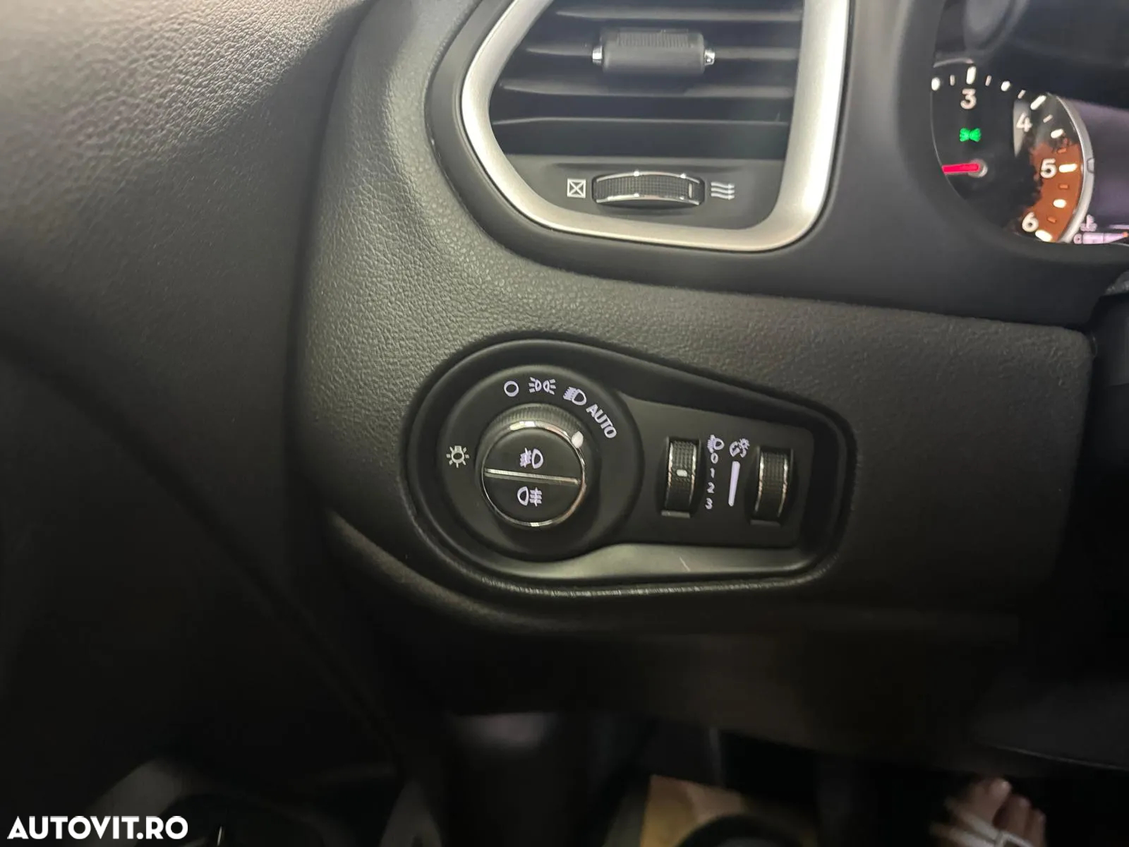 Jeep Renegade 2.0 M-Jet 4x4 Limited - 23