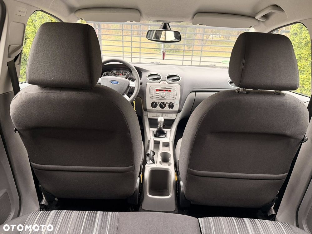 Ford Focus 1.6 16V Style+ - 23
