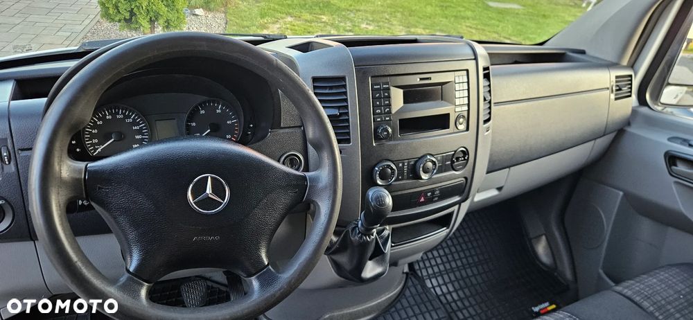 Mercedes-Benz Sprinter - 9