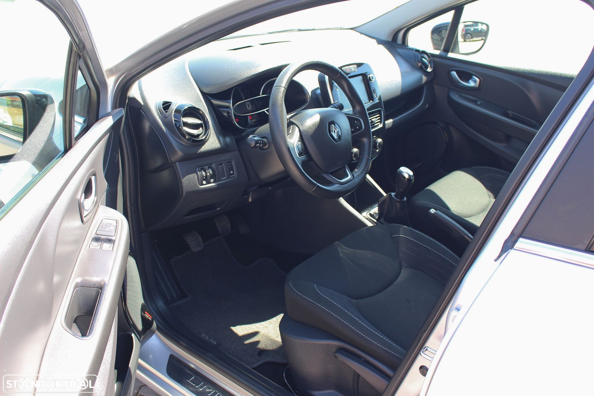 Renault Clio Sport Tourer 0.9 TCe Limited - 21