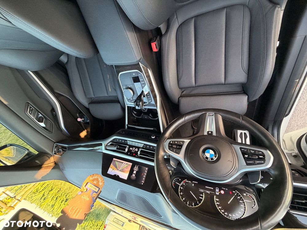 BMW Seria 3 330i xDrive M Sport - 11