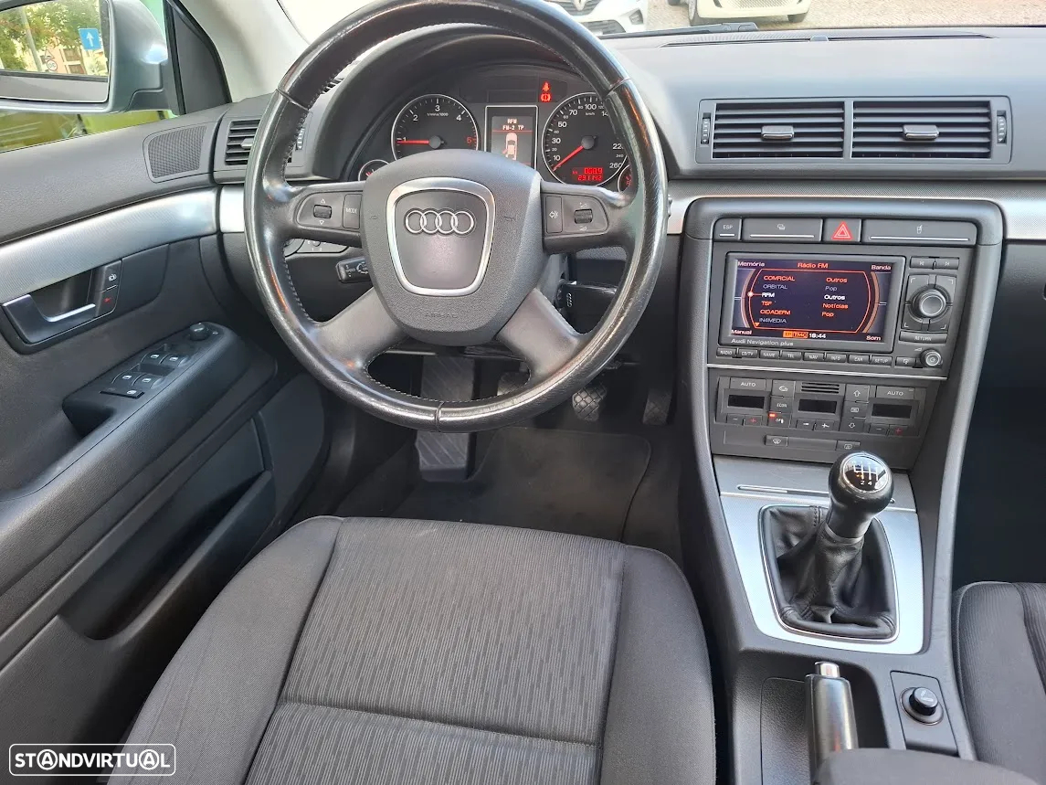 Audi A4 2.0 TDI S-line - 8