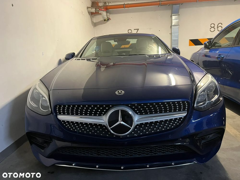 Mercedes-Benz SLC - 2