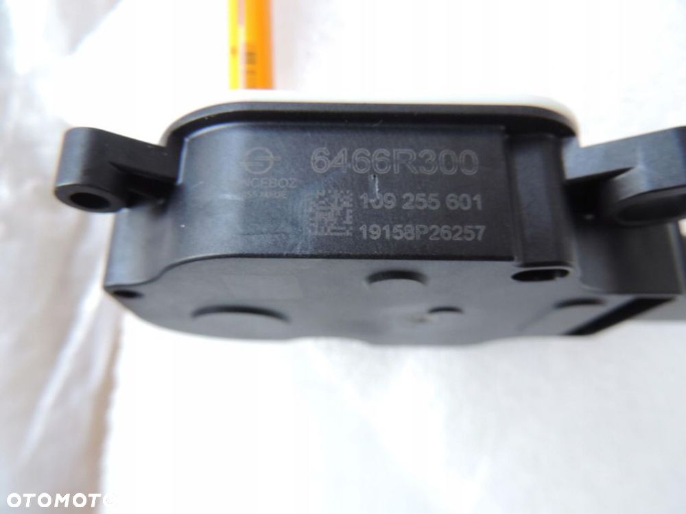 silniczek moduł wlotu rolety powietrza Opel Astra J Zafira C 13321318 nowy - 3