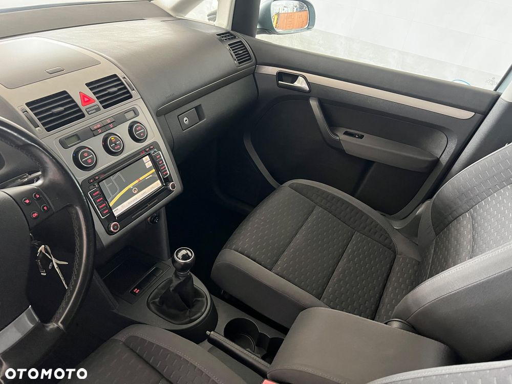 Volkswagen Touran 2.0 TDI DPF BlueMotion Technology Comfortline - 10