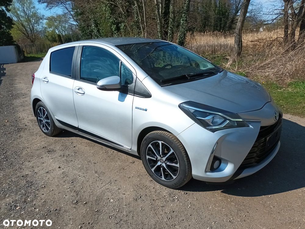 Toyota Yaris Hybrid 100 Active - 1