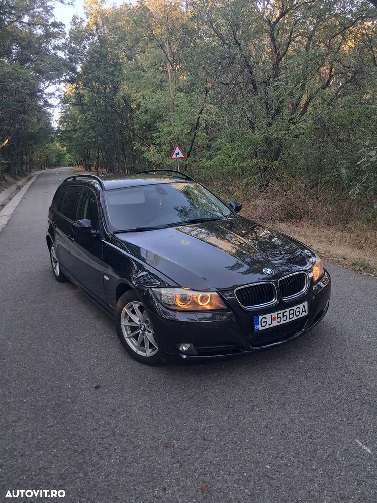 BMW Seria 3 320d DPF Touring - 4