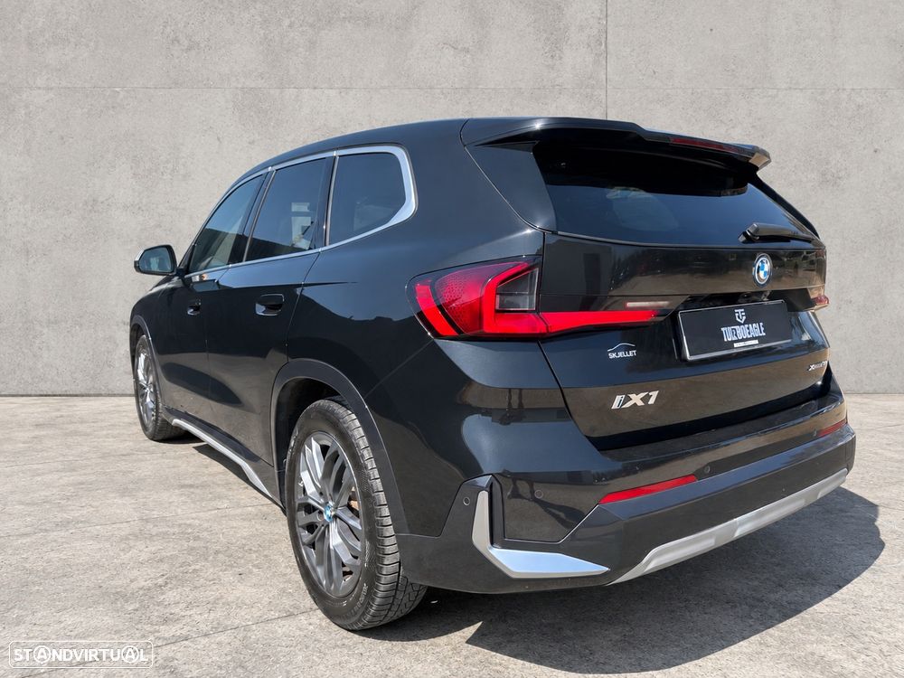 BMW iX1 xDrive30 xLine - 2