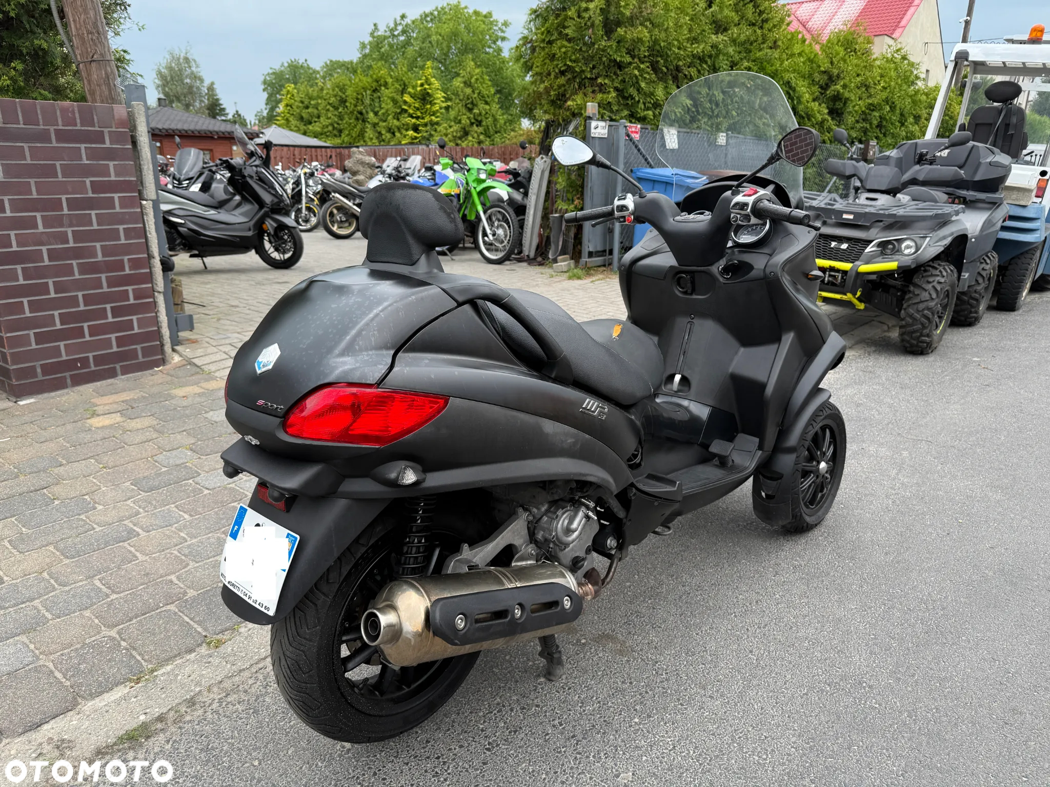 Piaggio MP-3 - 4