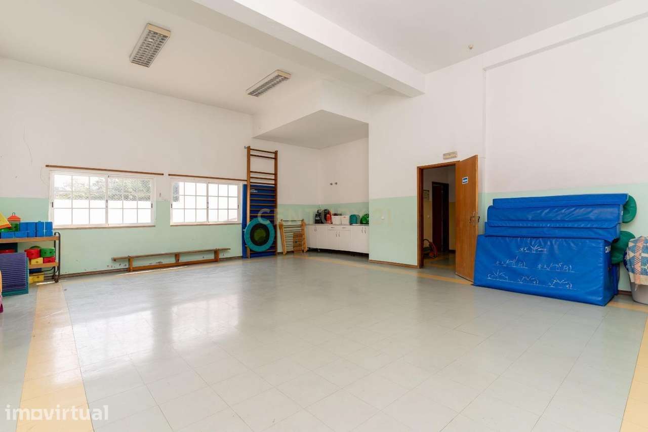 Excelente Oportunidade na Arrentela - Espaço Comercial com Potencial - Grande imagem: 2/15