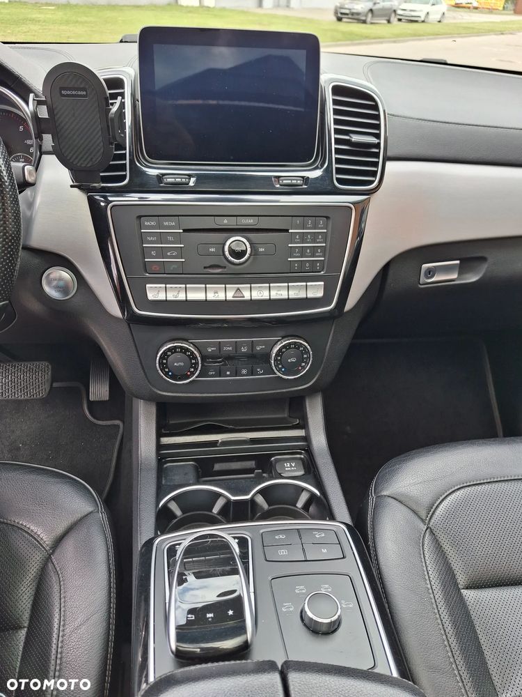Mercedes-Benz GLE - 12
