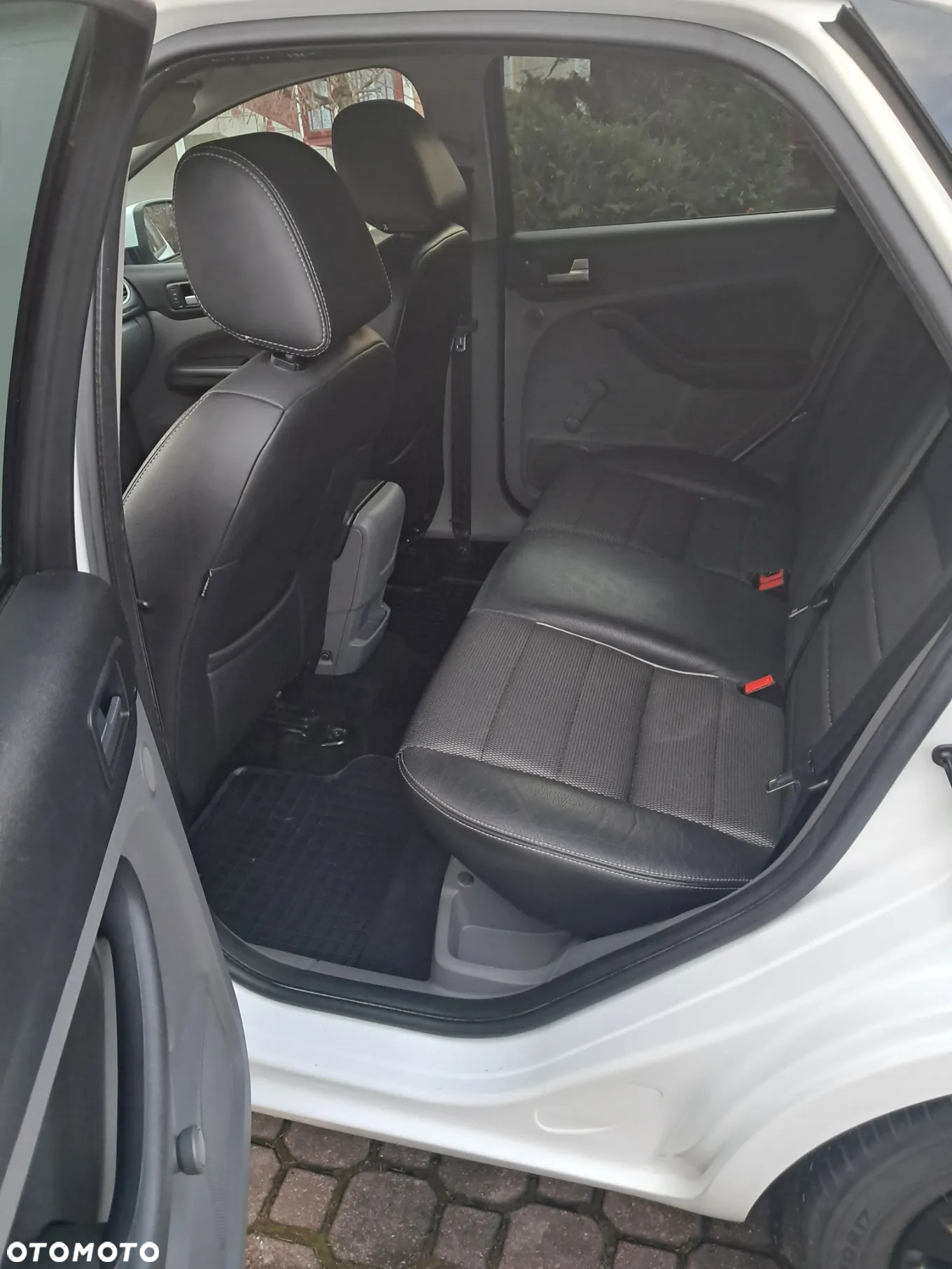 Ford Focus 1.8 White Magic - 11