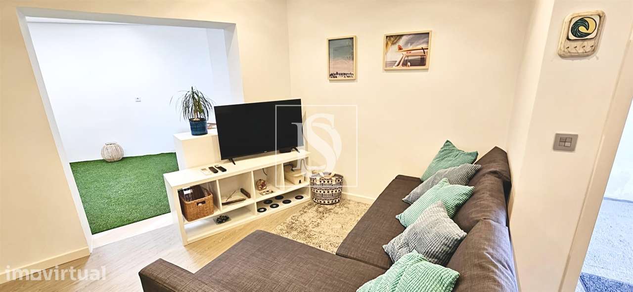 Andar Moradia, T2, Totalmente Renovado, junto à Praia - Grande imagem: 4/33