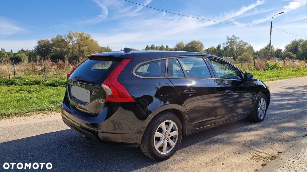 Volvo V60 D2 Momentum - 5
