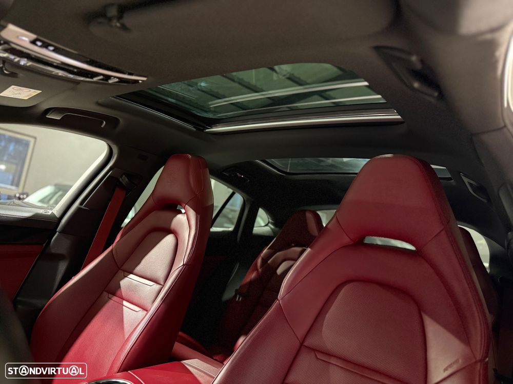 Porsche Panamera 4 E-Hybrid - 38