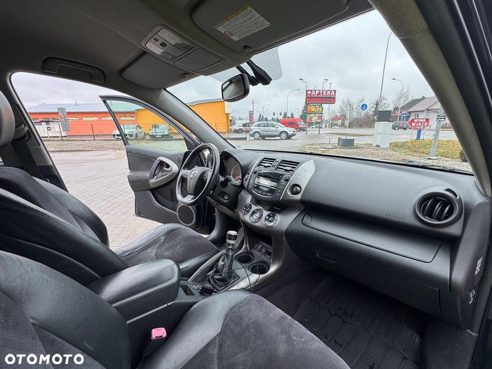 Toyota RAV4 - 7