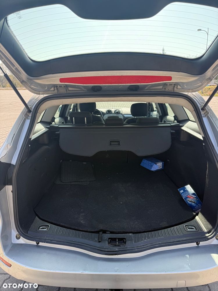 Ford Mondeo 2.0 TDCi Ghia - 14
