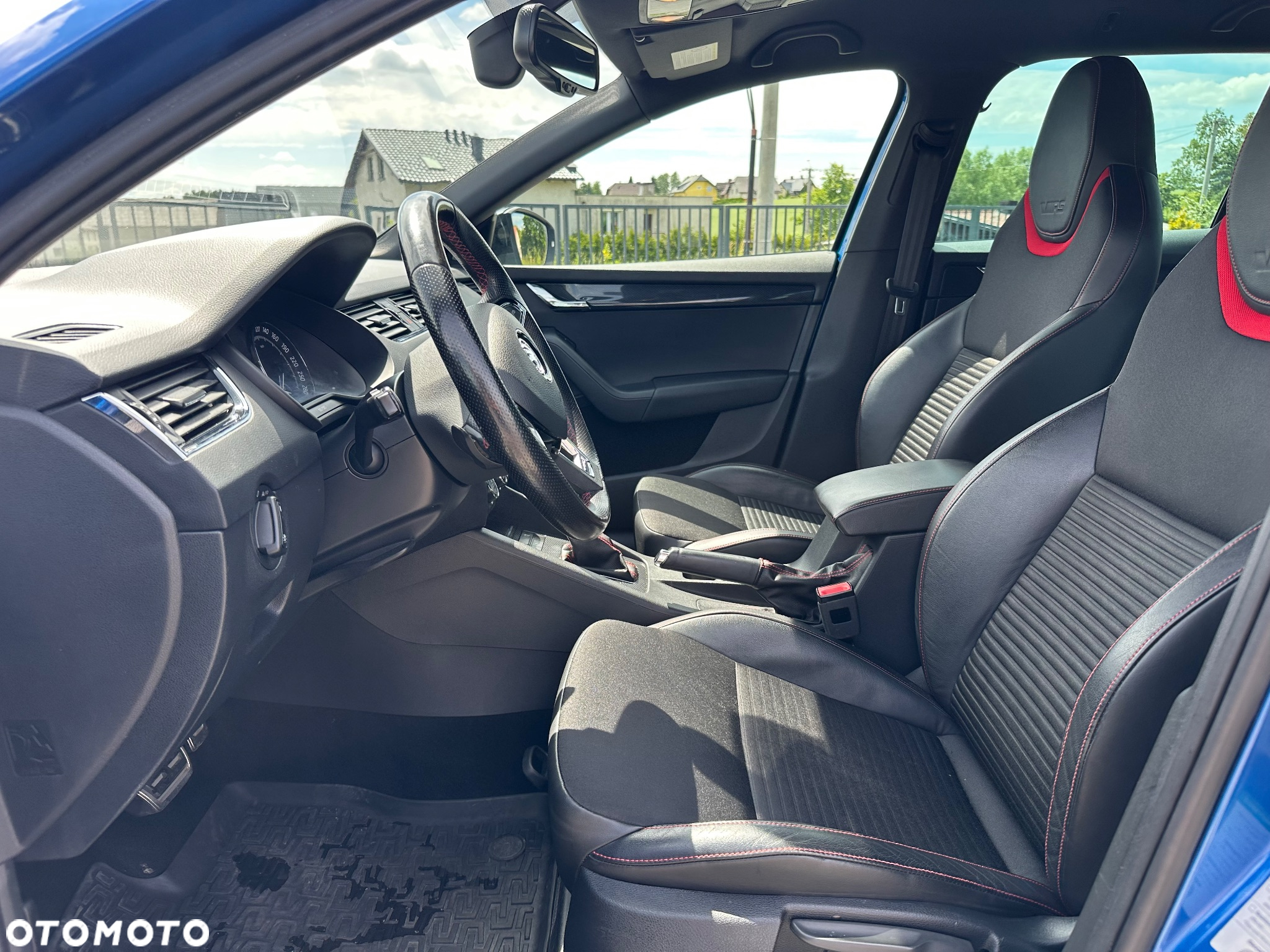 Skoda Octavia Combi 2.0 TDI DSG RS - 25