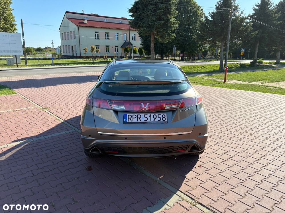 Honda Civic 1.8 Comfort - 3