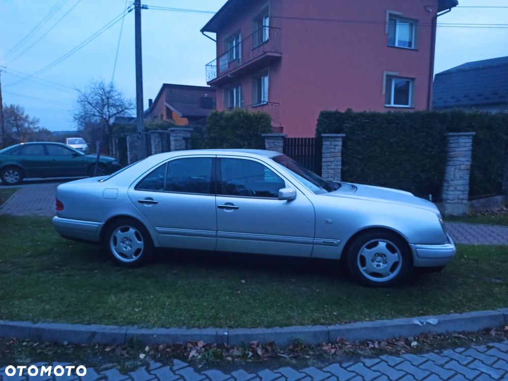 Mercedes-Benz Klasa E 220 CDI Avantgarde - 20