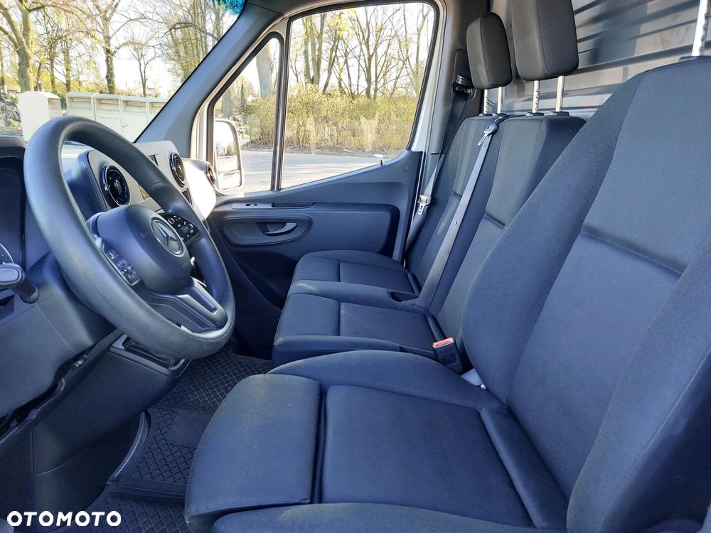 Mercedes-Benz Sprinter - 10