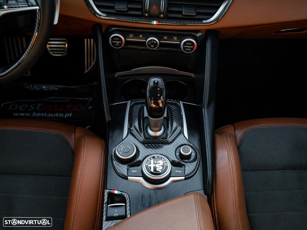 Alfa Romeo Giulia 2.2 D Super AT8 - 26
