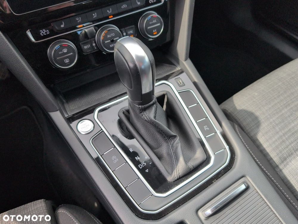 Volkswagen Passat 2.0 TSI Business DSG - 28