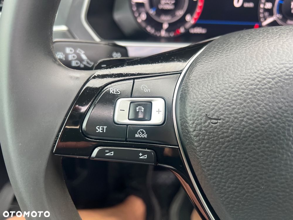 Volkswagen Tiguan - 37