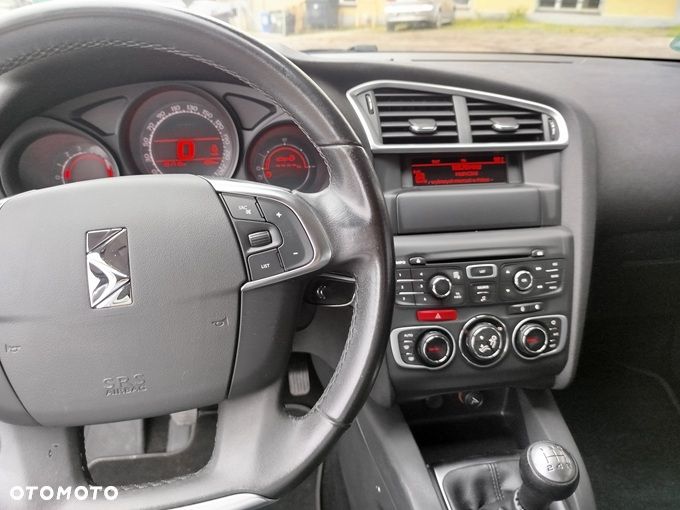 Citroën C4 VTi 120 90 Jahre - 15