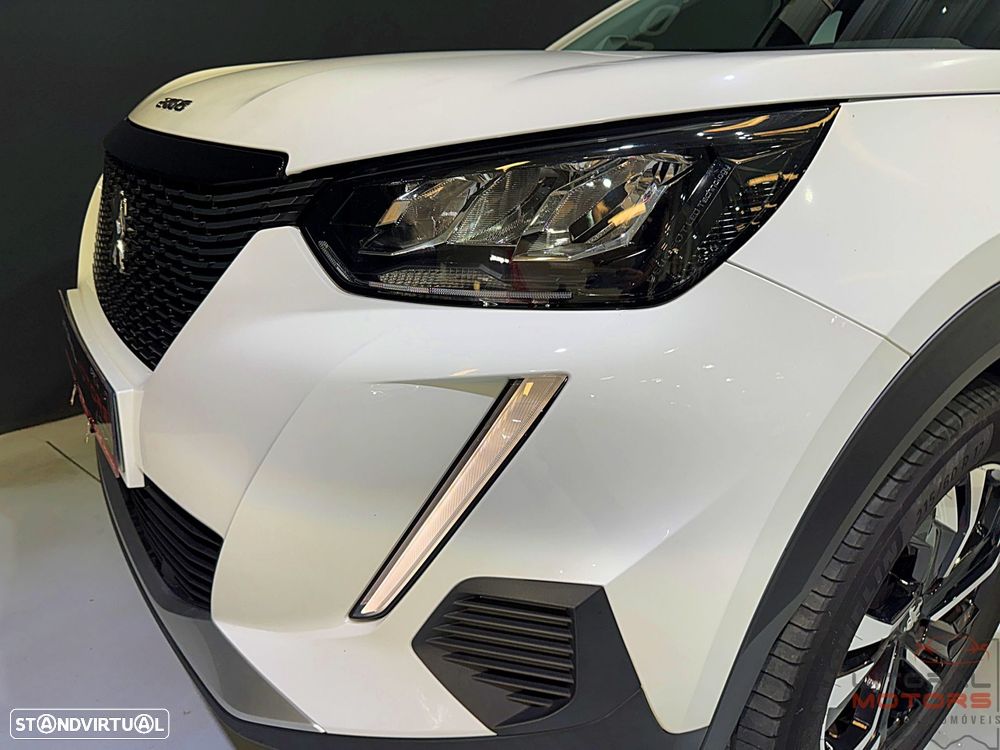 Peugeot 2008 1.2 PureTech Allure EAT8 - 5