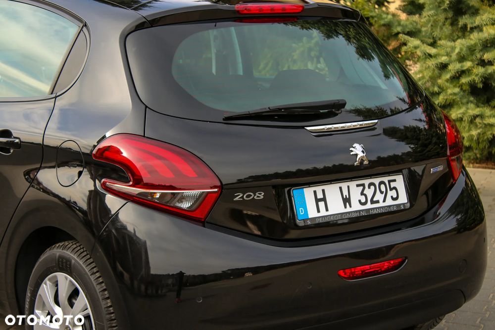 Peugeot 208 - 18