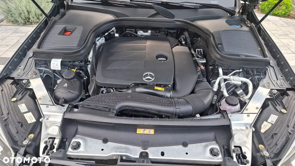 Mercedes-Benz GLC 200 4Matic 9G-TRONIC AMG Line Plus - 35
