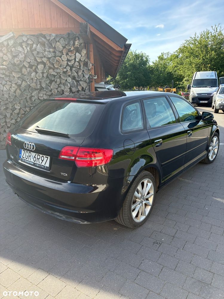 Audi A3 Sportback 2.0 TDI DPF Ambiente - 4