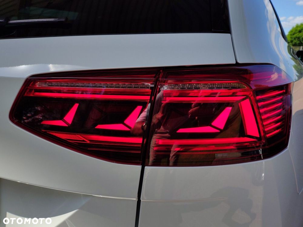 Volkswagen Passat - 11