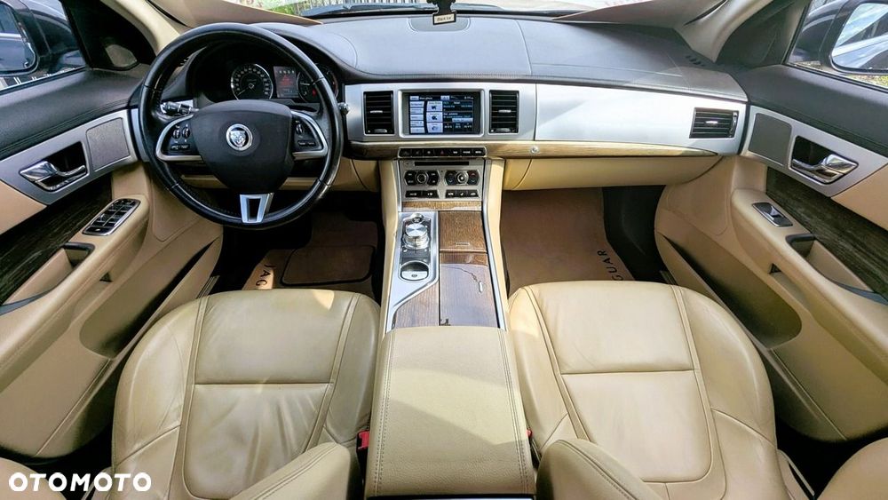 Jaguar XF - 20
