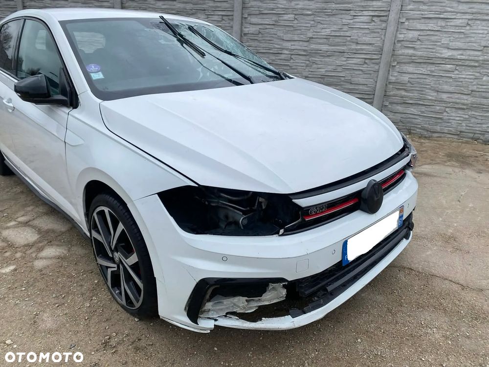 Volkswagen Polo 2.0 TSI DSG GTI - 22