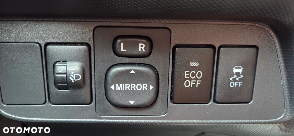 Toyota Auris 1.33 VVT-i Life - 23
