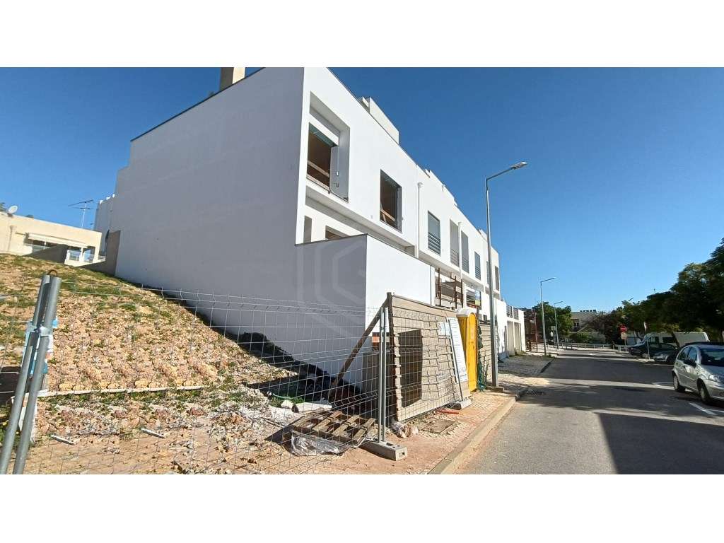 Moradia T3 com piscina em Moncarapacho, Algarve - Grande imagem: 5/15