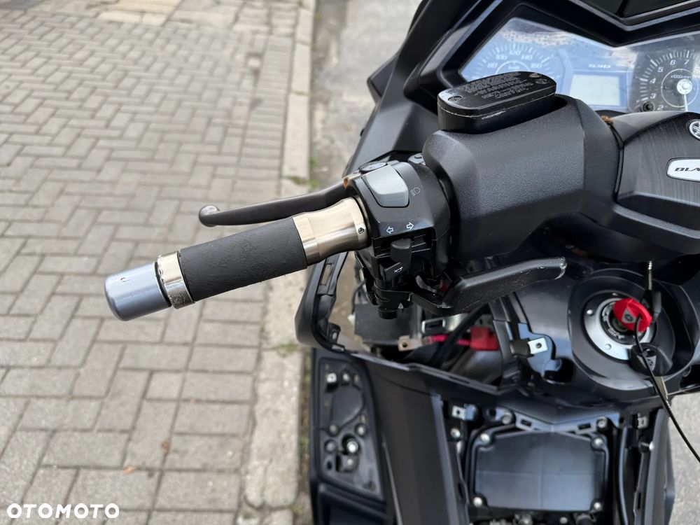 Yamaha Tmax - 12