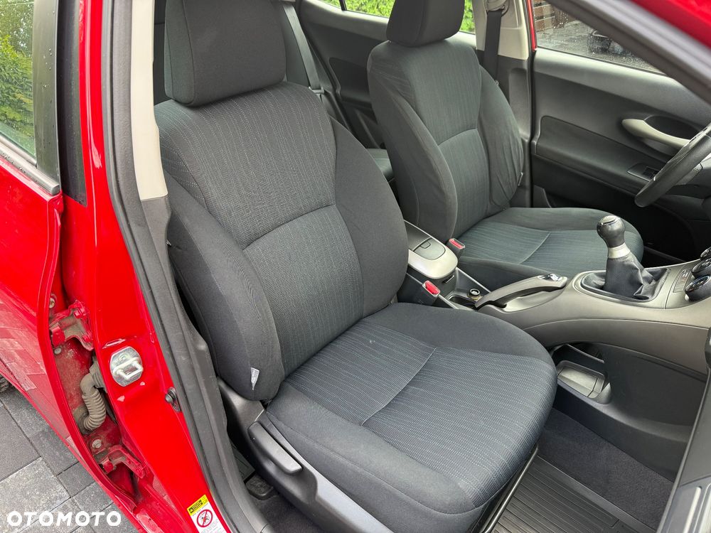 Toyota Auris 1.4 VVT-i Team - 17
