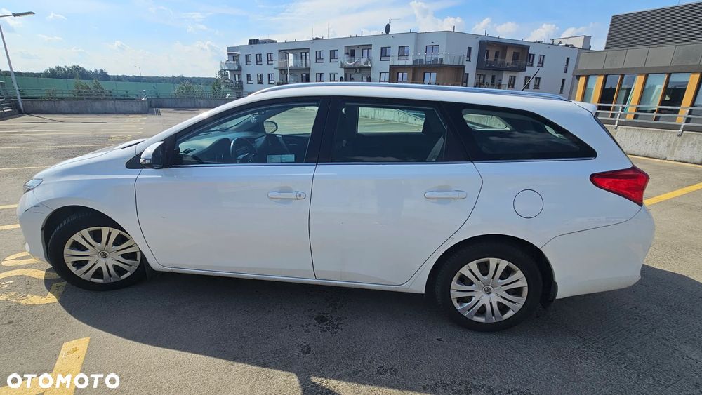 Toyota Auris 1.4 D-4D Premium - 7