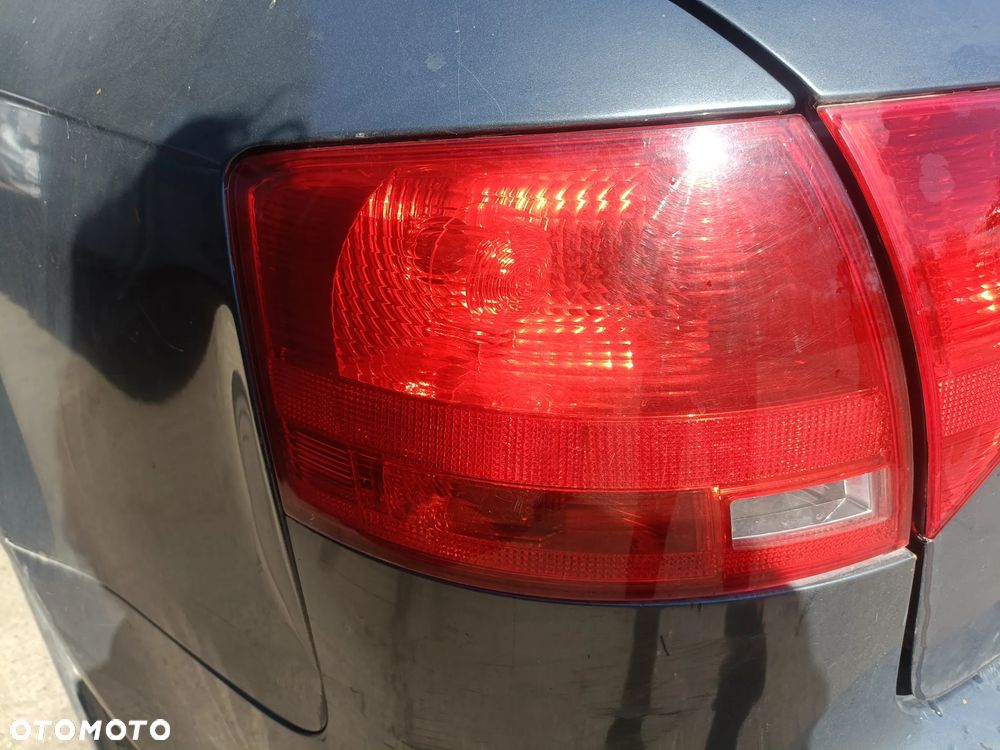 AUDI A4 III B7 04-08 2005 r. KOMBI AVANT lampa lewy tył w błotnik LT EU * - 1