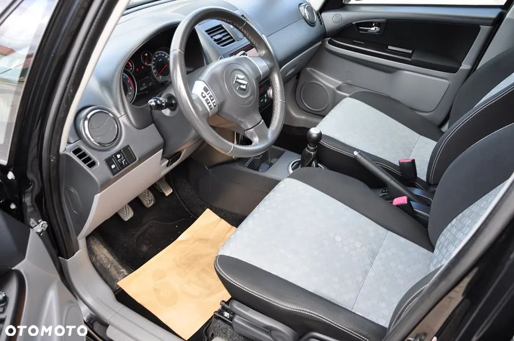 Suzuki SX4 1.6 Comfort Plus 4WD - 29