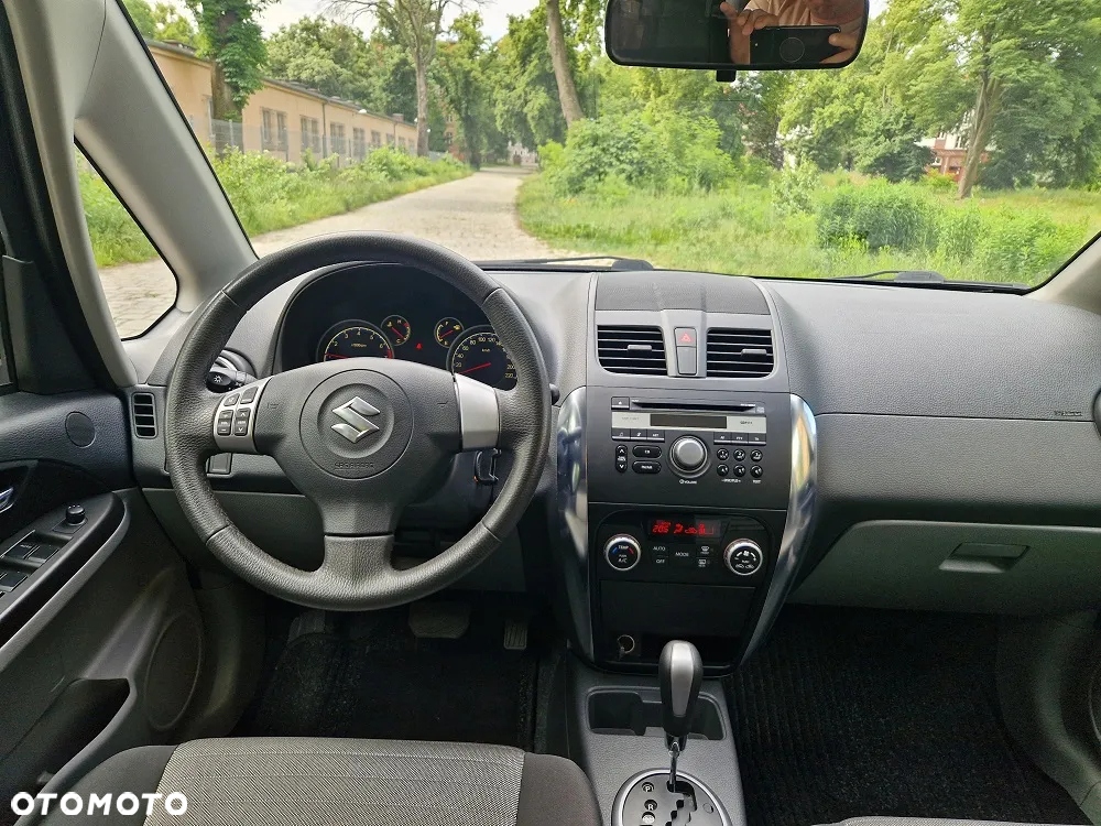 Suzuki SX4 1.6 Premium - 9